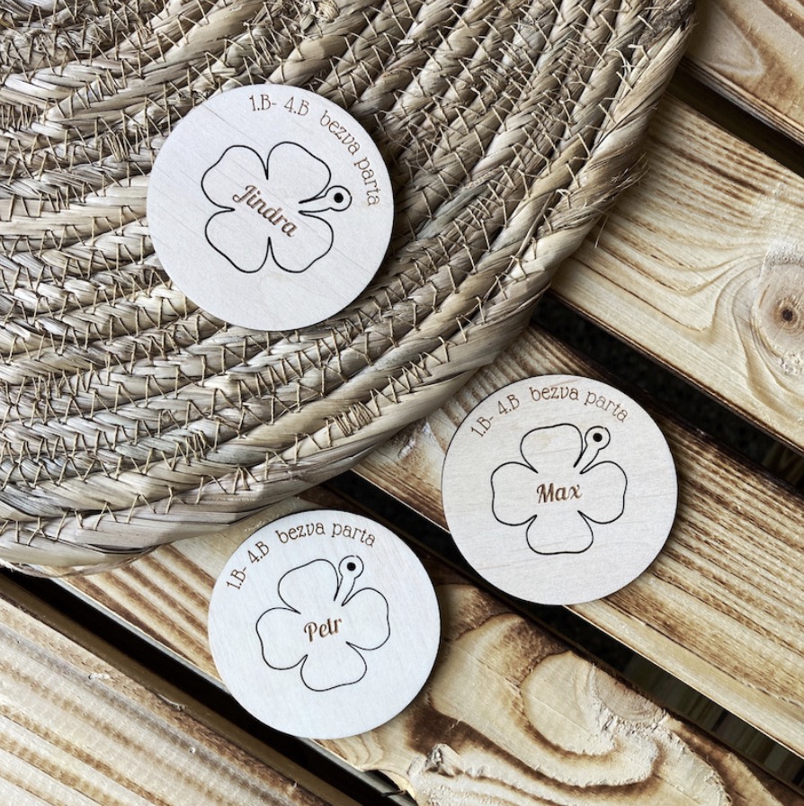 Dárek od paní učitelky pro žáky - čtyřlístek k vyloupnutí