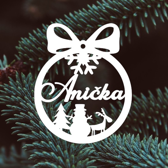 Bílá vánoční ozdoba se jménem