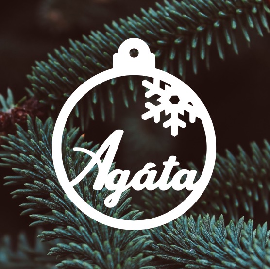 Bílá vánoční ozdoba se jménem