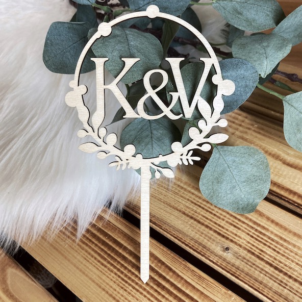 Svatební zápich do dortu s iniciály