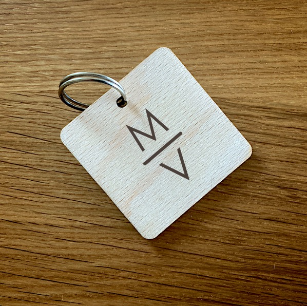 Přívěsek na klíče s iniciály