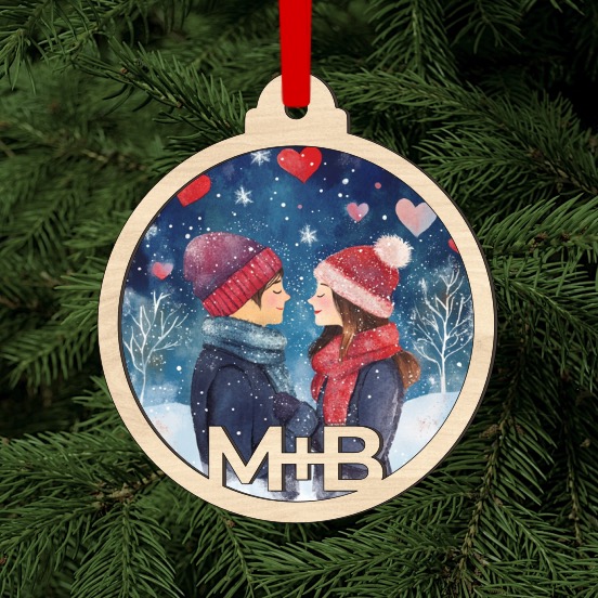 Dřevěná vánoční ozdoba s iniciály