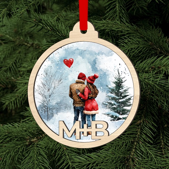 Dřevěná vánoční ozdoba s iniciály