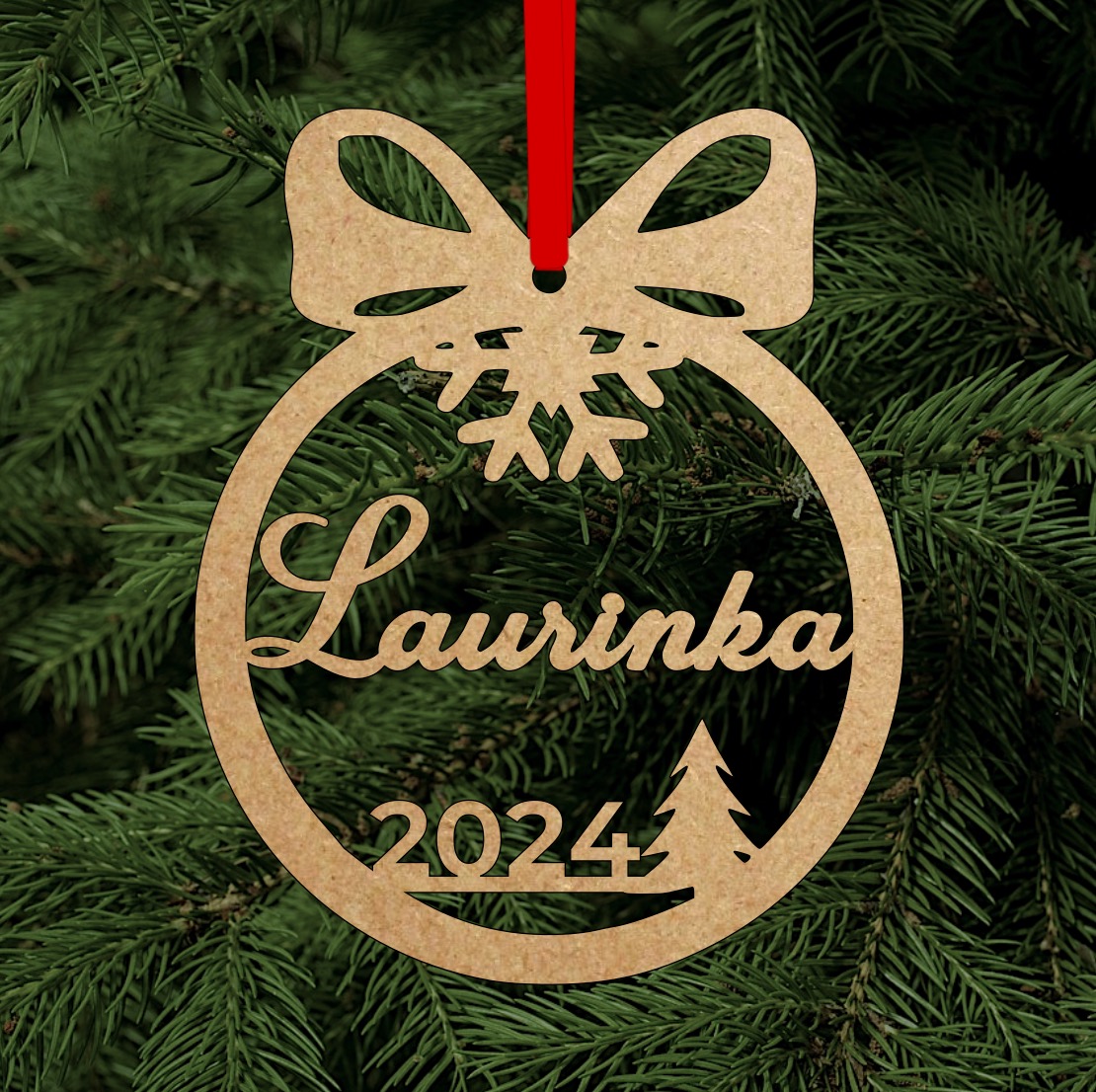 Dřevěná vánoční ozdoba se jménem a rokem