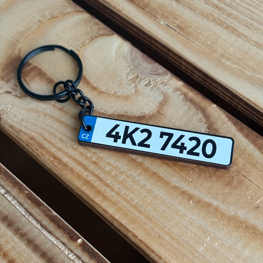 Přívěsek s vlastní SPZ