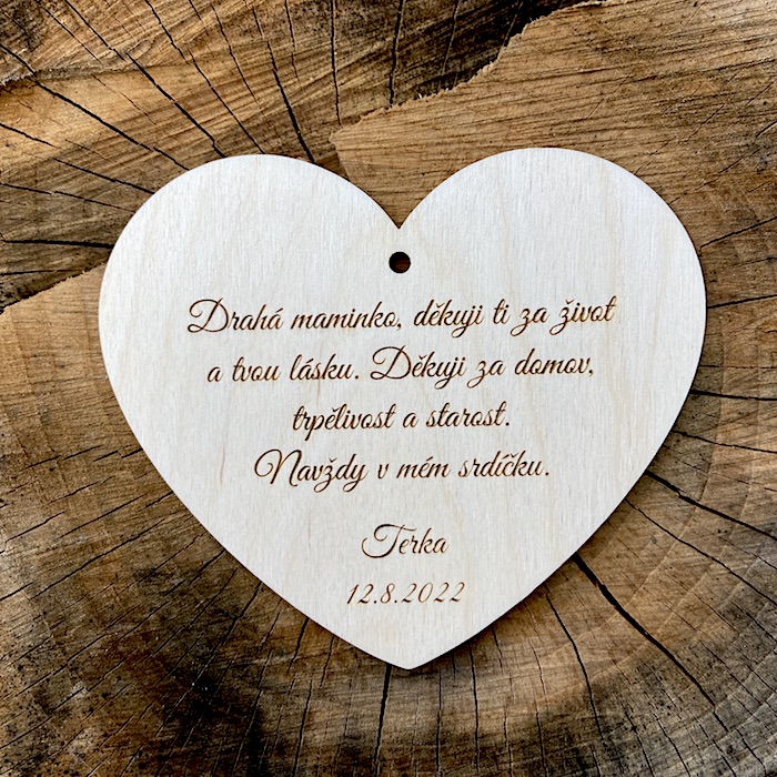Dřevěné srdce pro maminku