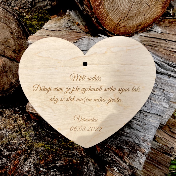 Dřevěné srdce pro rodiče