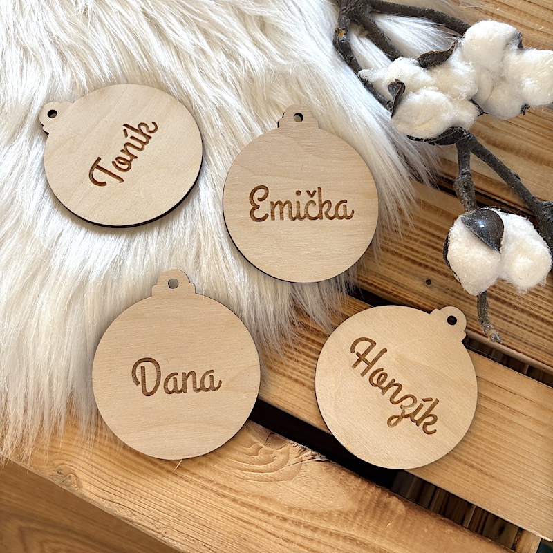 Dřevěná vánoční ozdoba se jménem