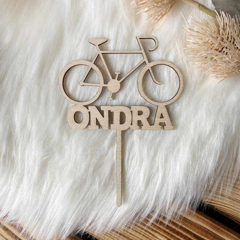 Zápich do dortu pro cyklistu se jménem