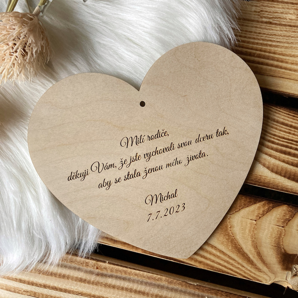 Dřevěné srdce pro rodiče za dceru
