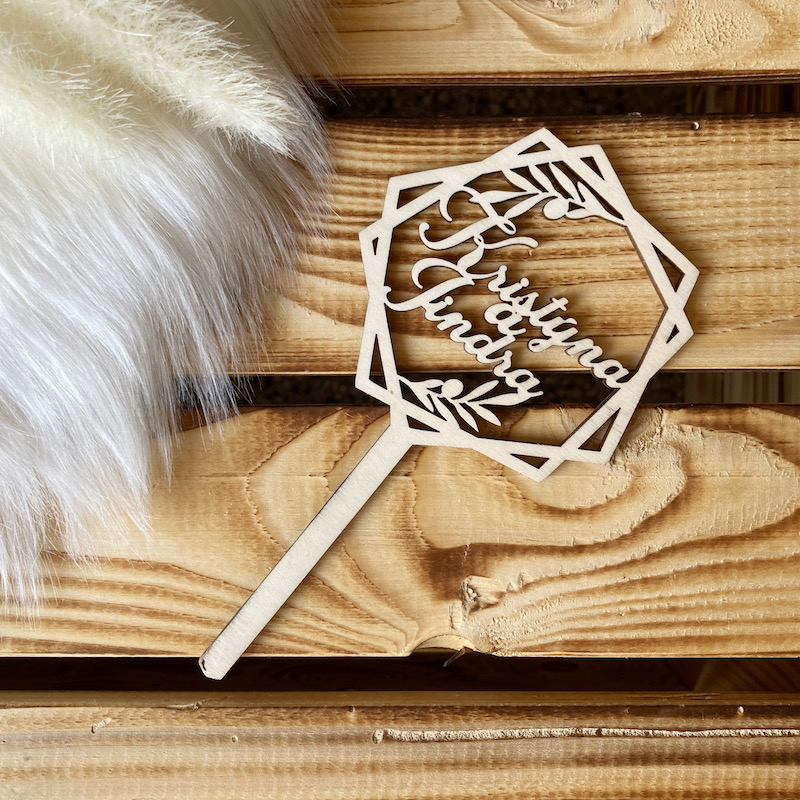 Zápich do dortu se jmény