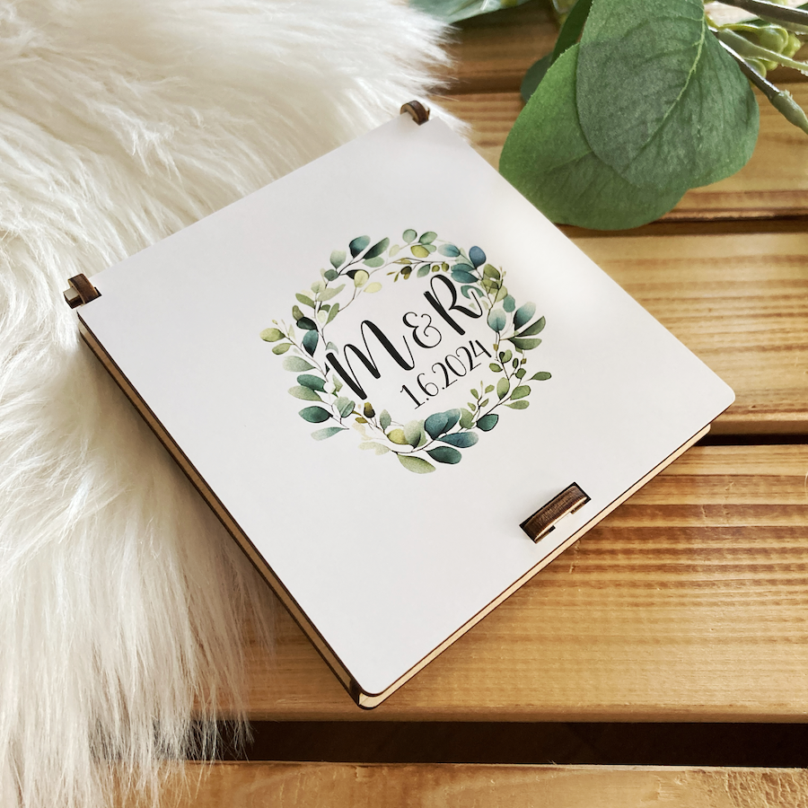 Dřevěná krabička s přáním na darované peníze