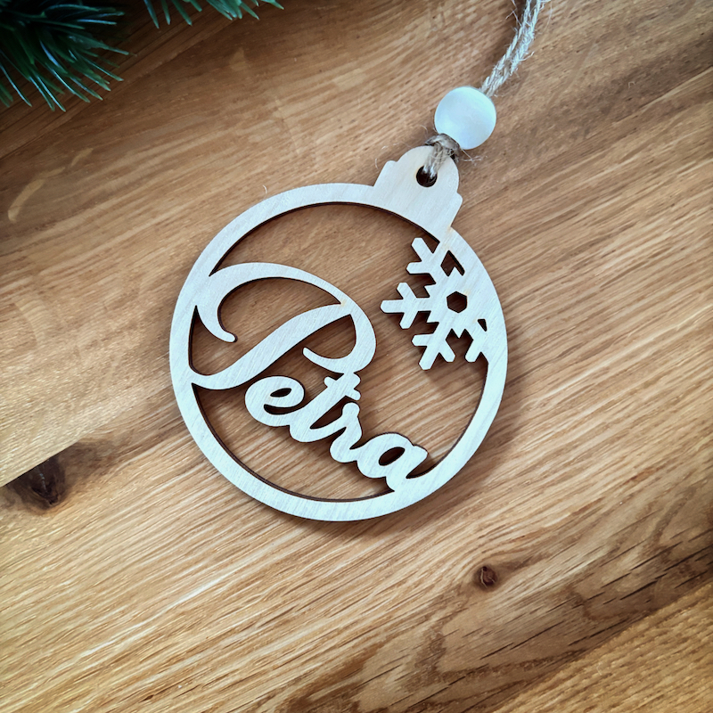 Dřevěná vánoční ozdoba se jménem