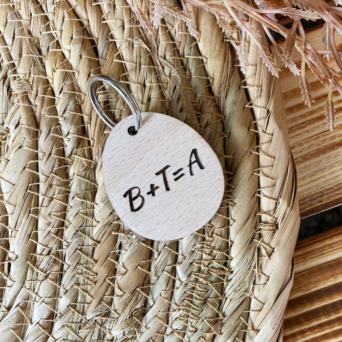 Dřevěný přívěsek na klíče - vlastní motiv