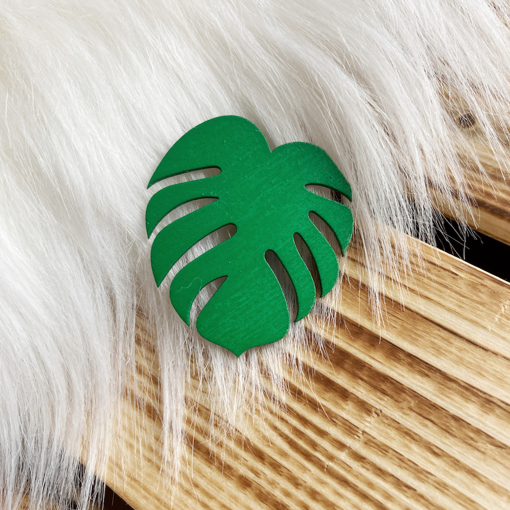 Dřevěná brož - Monstera