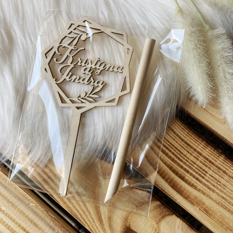 Zápich do dortu se jmény