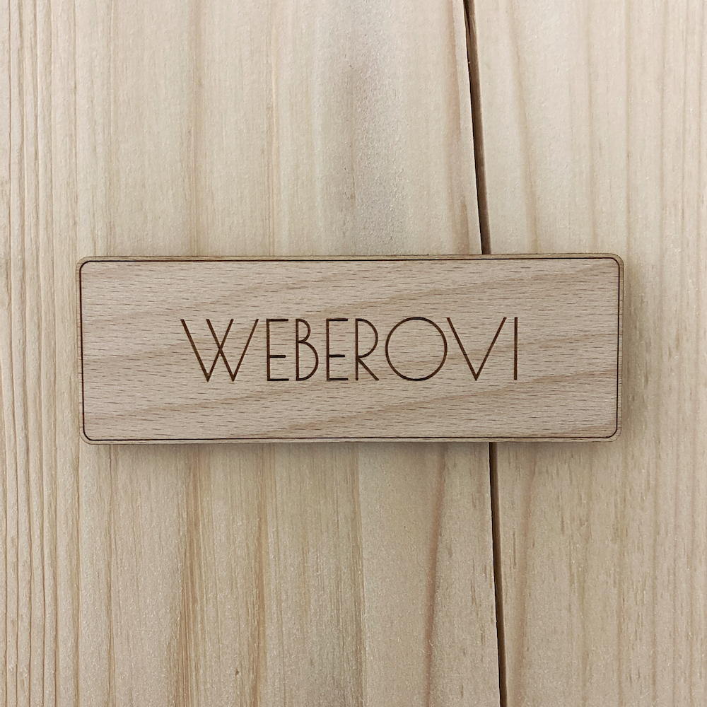 Dřevěná jmenovka na dveře