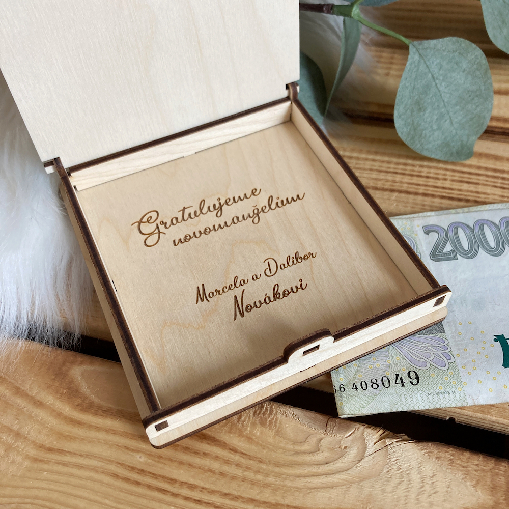 Dřevěná krabička s přáním na darované peníze