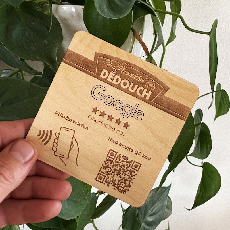 NFC destička pro Google recenze s vlastním logem