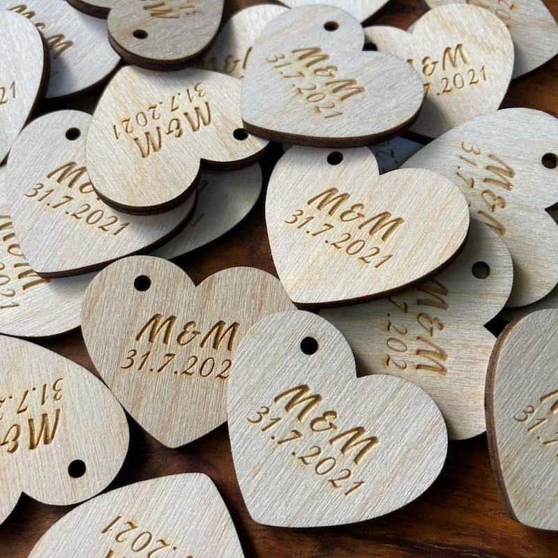 Dřevěná srdíčka s gravírováním