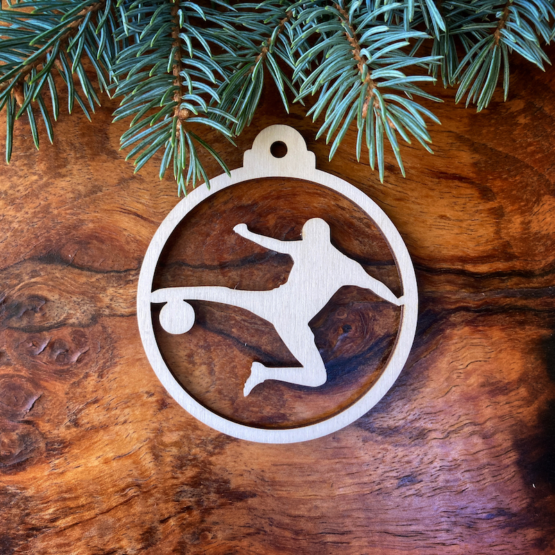 Dřevěná vánoční ozdoba - Fotbalista