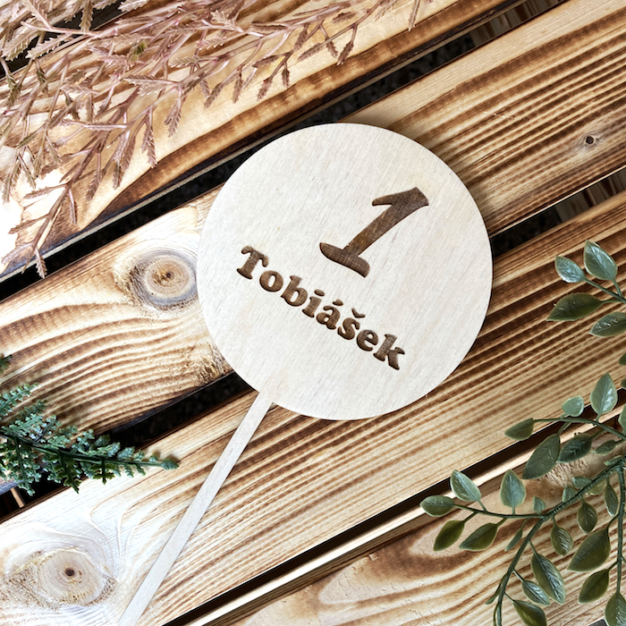 Zápich do dortu se jménem a rokem