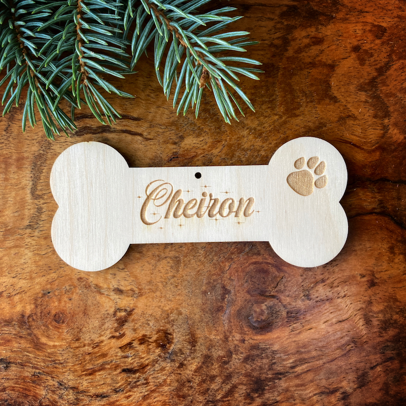 Dřevěná vánoční ozdoba - Kost se jménem