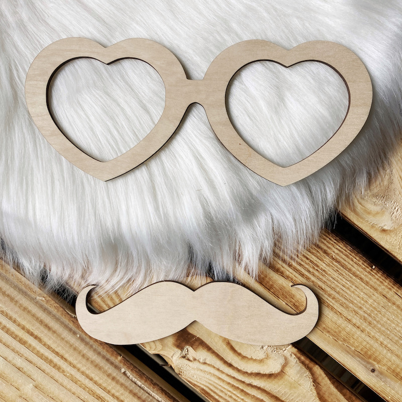 Rekvizity do fotokoutku - brýle (srdce)