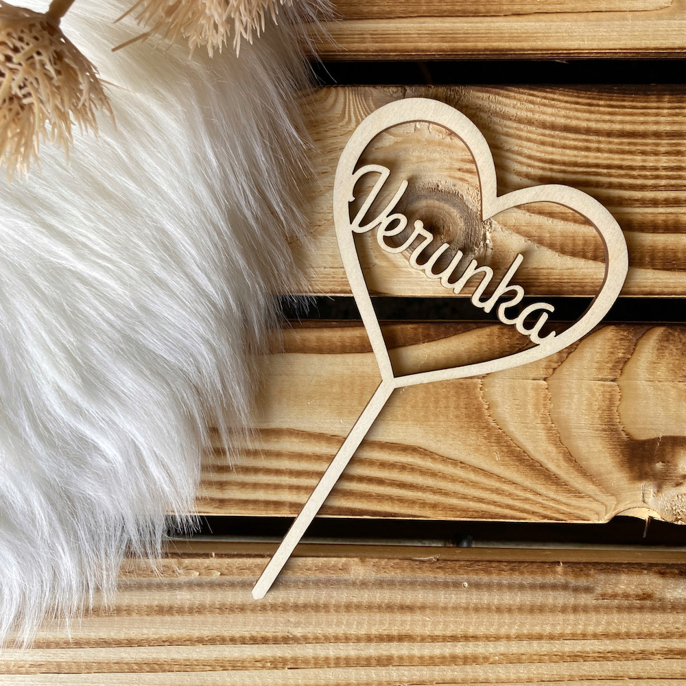 Zápich do dortu se jménem a srdcem