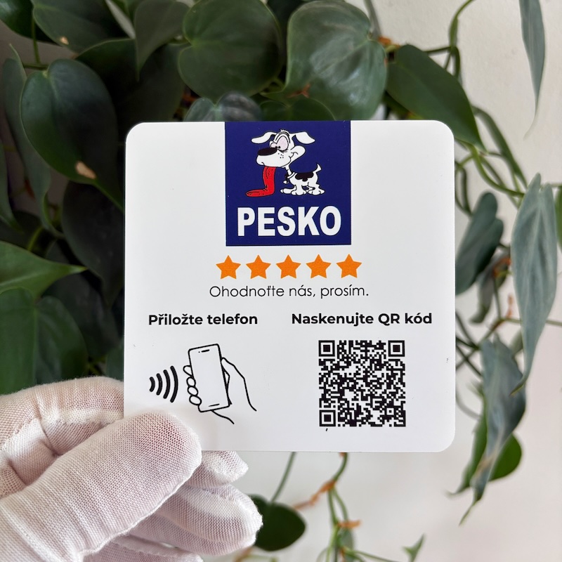 NFC / QR destička pro Google recenze s vlastním logem