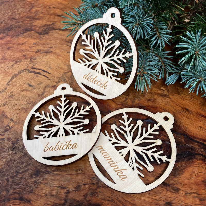 Dřevěná vánoční ozdoba se jménem