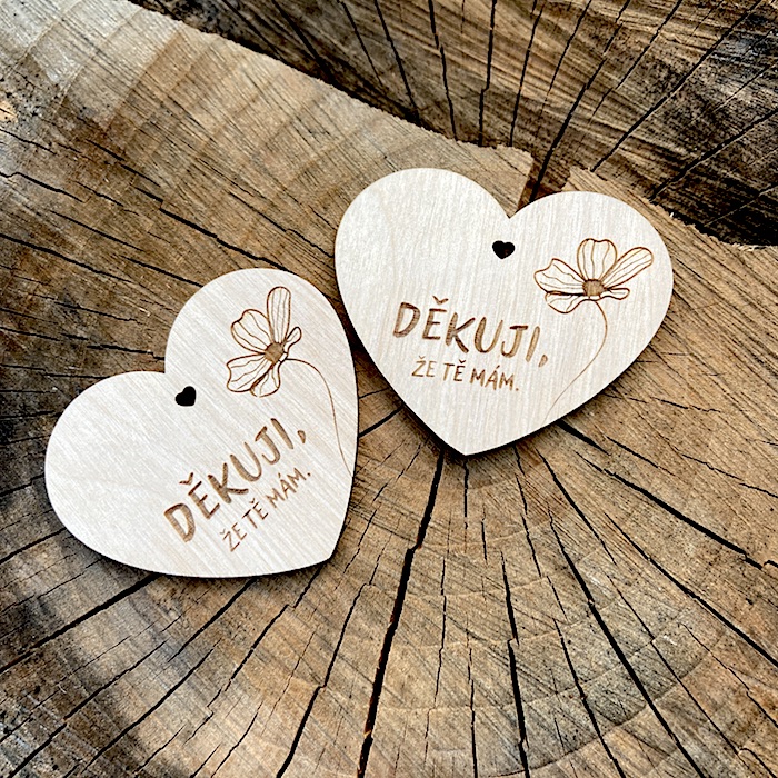Dřevěné srdce pro družičky