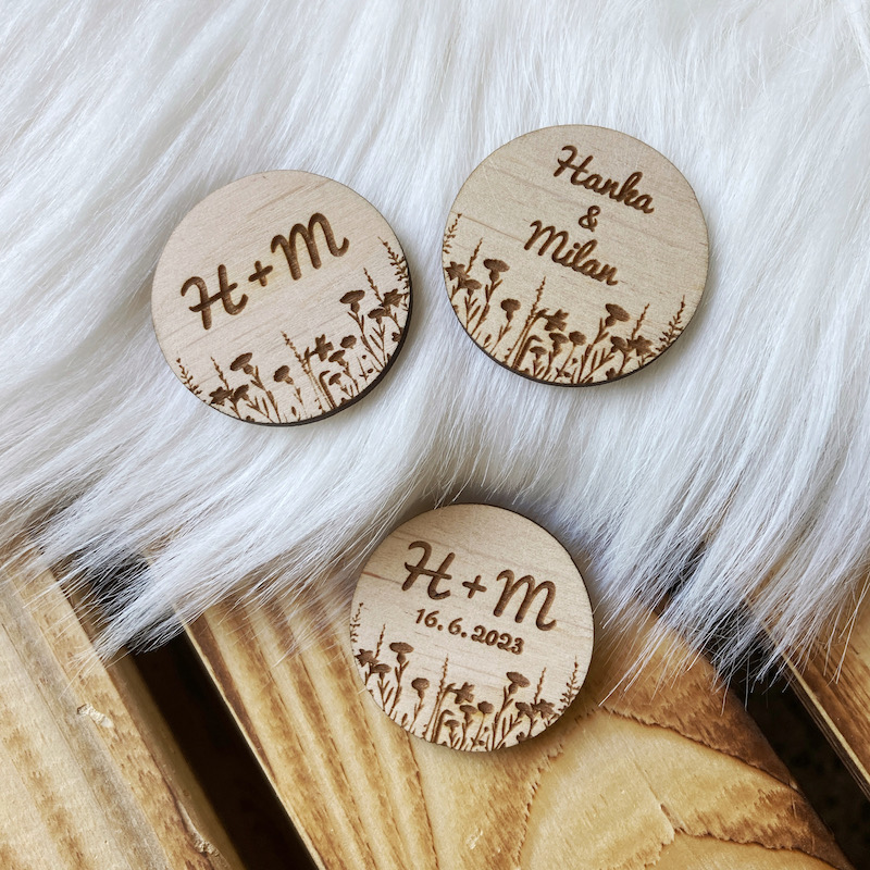 Svatební brože s iniciály