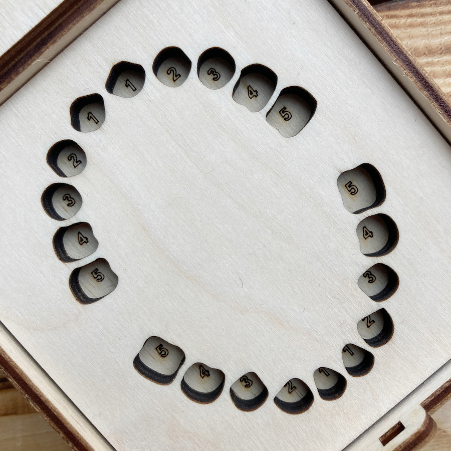 Dřevěná krabička na první zoubky