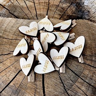 Dřevěné mini kolíčky s datem