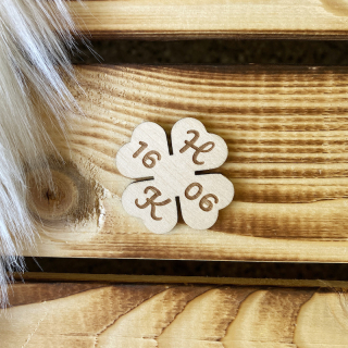 Svatební brože s iniciály