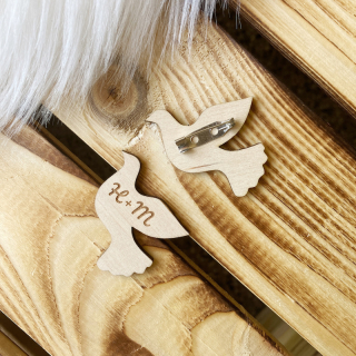 Svatební brože s iniciály