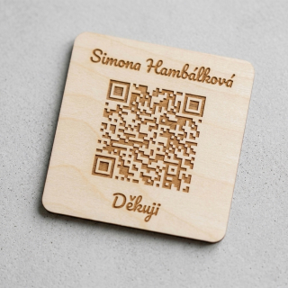 Destička s QR kódem pro přijímání plateb s vlastním jménem nebo logem